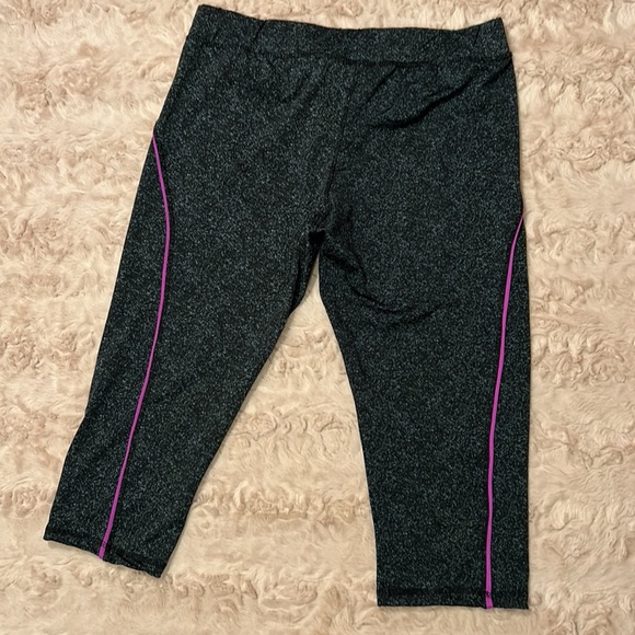 Size 1XL athletic capri pant - Picture 6 of 9